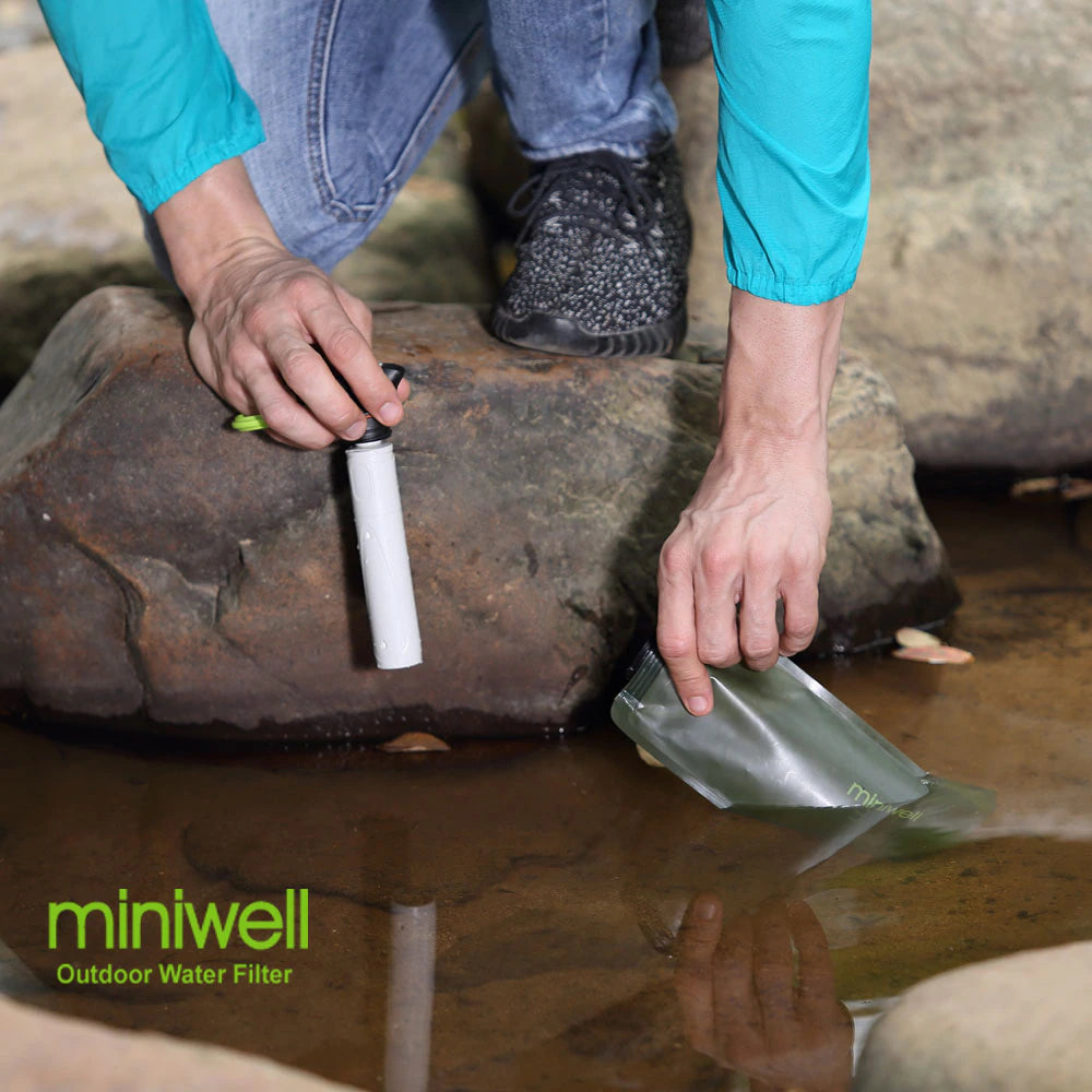 Portable Water Purification System for Outdoor Camping and Hiking